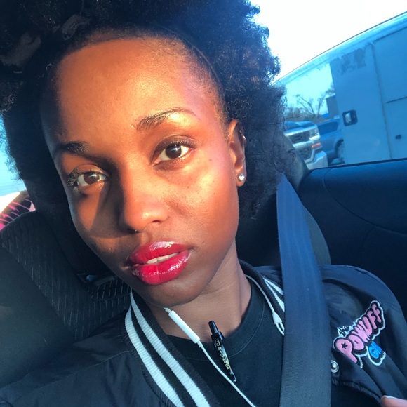 👀🛍Meet your fave customer, Jillian!🛍👠 - Picture 5 of 6